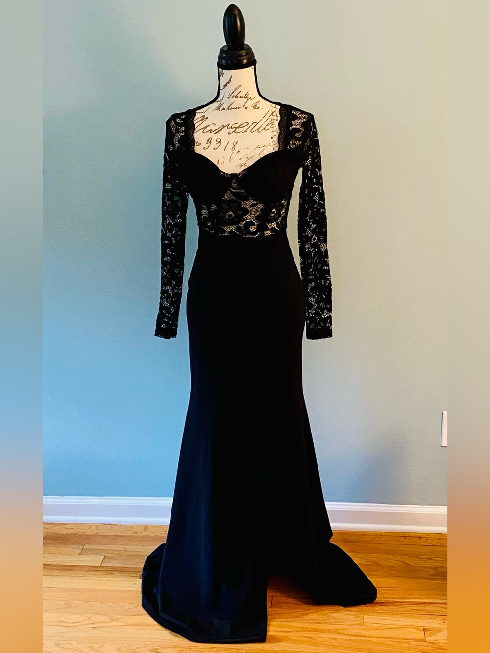 Women’s Black Lace Long-Sleeve Evening Gown Size Small
